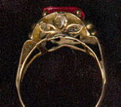 bague-en-or-avec-rubis